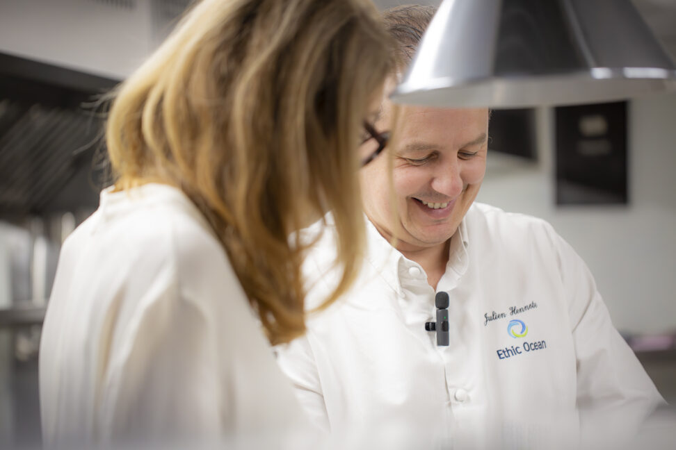Chef cuisinier souriant